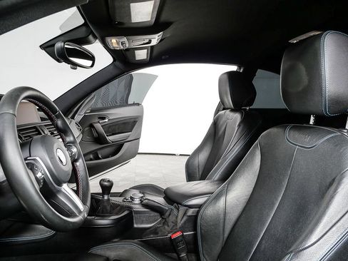 Used 2017 BMW M2 image 5