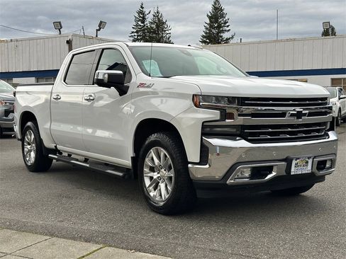 Used 2019 Chevrolet Silverado 1500 LTZ w/ LTZ Premium Package image 4