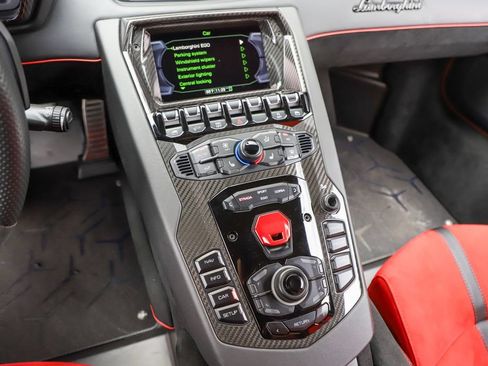 Used 2019 Lamborghini Aventador SVJ AWD/4WD image 18