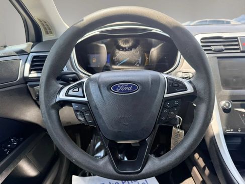 Used 2013 Ford Fusion SE FWD image 17