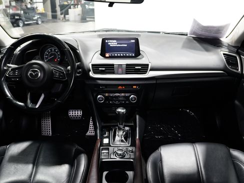 Used 2018 MAZDA MAZDA3 Touring image 10