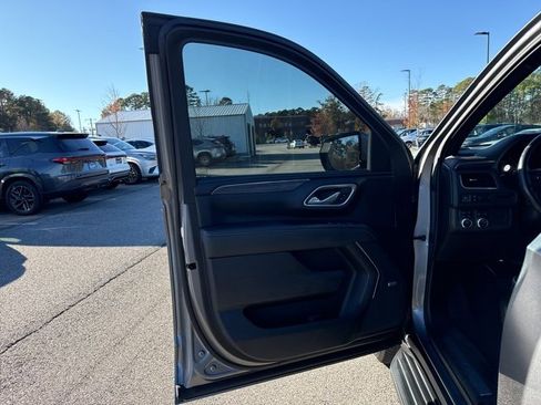 Used 2021 GMC Yukon SLT w/ SLT Premium Package image 10