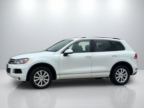 Used 2013 Volkswagen Touareg Sport AWD/4WD image 8