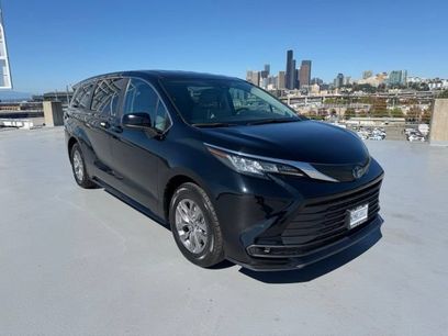Used 2023 Toyota Sienna LE