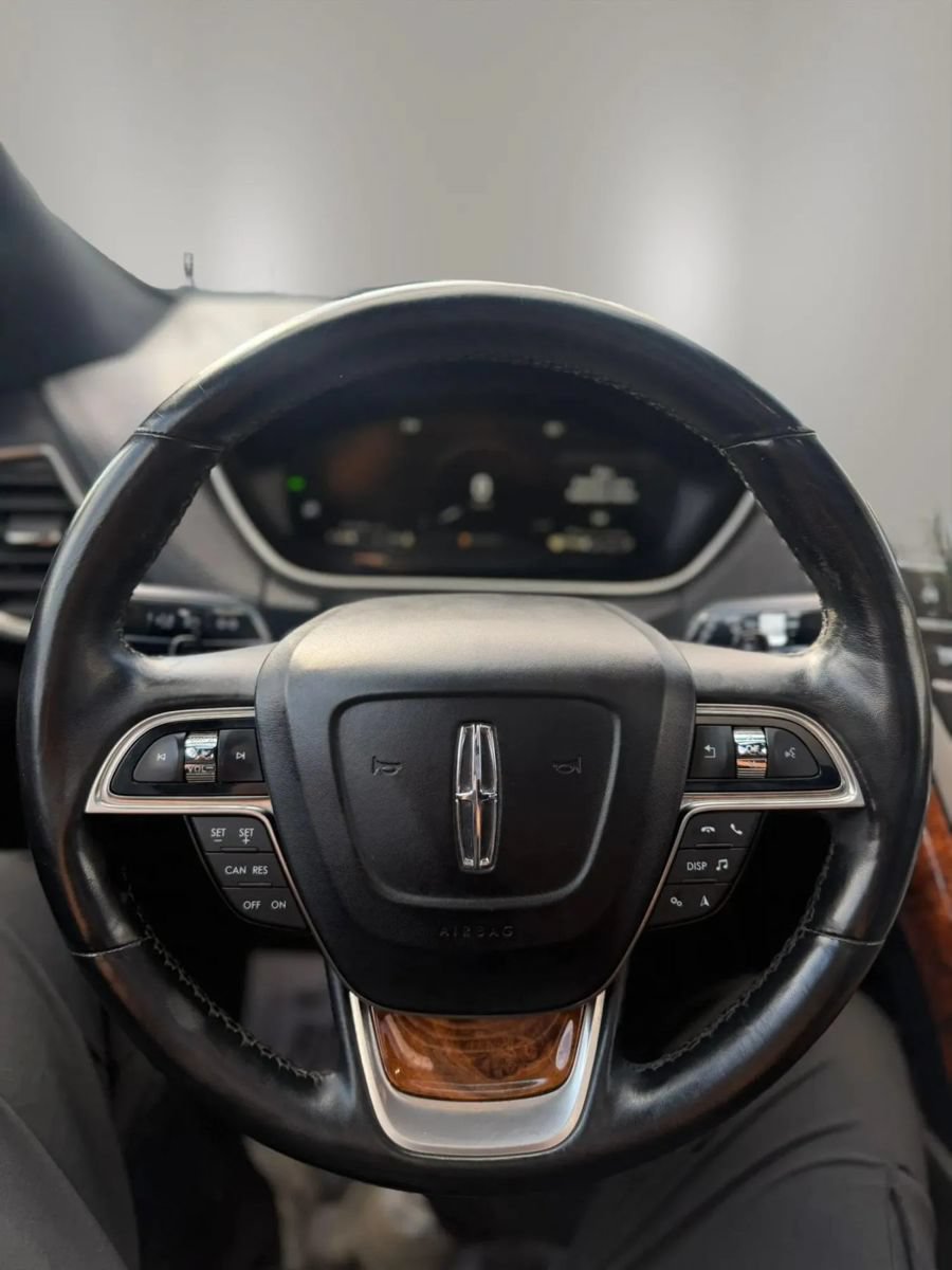 Used 2019 Lincoln Nautilus Reserve w/ Cargo Utility Package AWD/4WD image 13