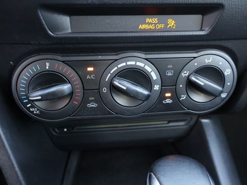 Used 2014 MAZDA MAZDA3 i Sport image 20