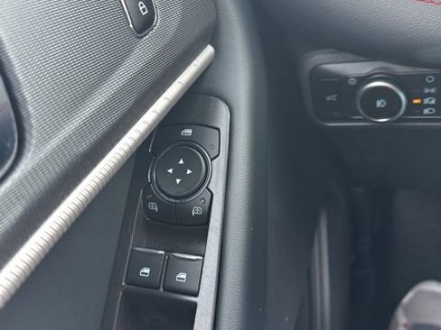 Used 2025 Ford Explorer ST-Line w/ ST-Line Street Pack image 17