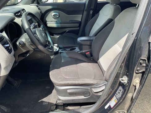 Used 2016 Kia Soul FWD image 15
