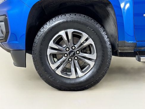 Used 2022 Chevrolet Colorado Z71 w/ Safety Package AWD/4WD image 25