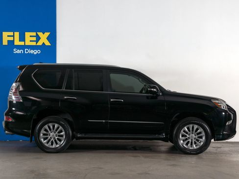 Used 2016 Lexus GX 460 Luxury w/ Preferred Accessory Package AWD/4WD image 5