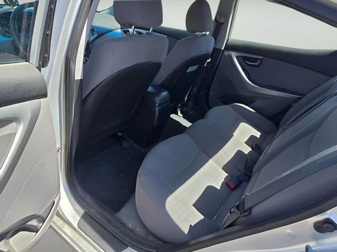 Used 2016 Hyundai Elantra SE image 12