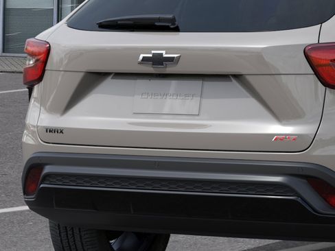 New 2026 Chevrolet Trax RS w/ Sunroof Package FWD image 38