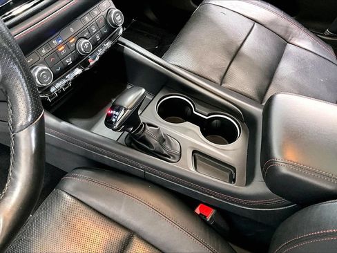 Used 2024 Dodge Durango GT AWD/4WD image 17