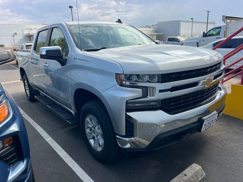 Used 2021 Chevrolet Silverado 1500 LT AWD/4WD image 2