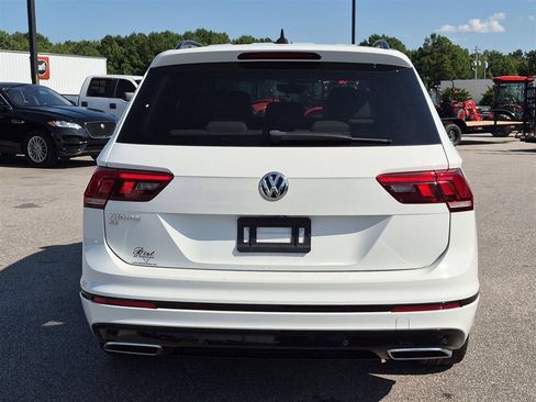 Used 2021 Volkswagen Tiguan SE R-Line FWD image 4