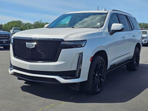 Used 2022 Cadillac Escalade Sport Platinum w/ LPO, ONYX Package AWD/4WD image 7