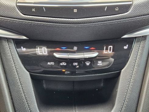 Used 2021 Cadillac XT6 Luxury w/ LPO, Floor Liner Package FWD image 20