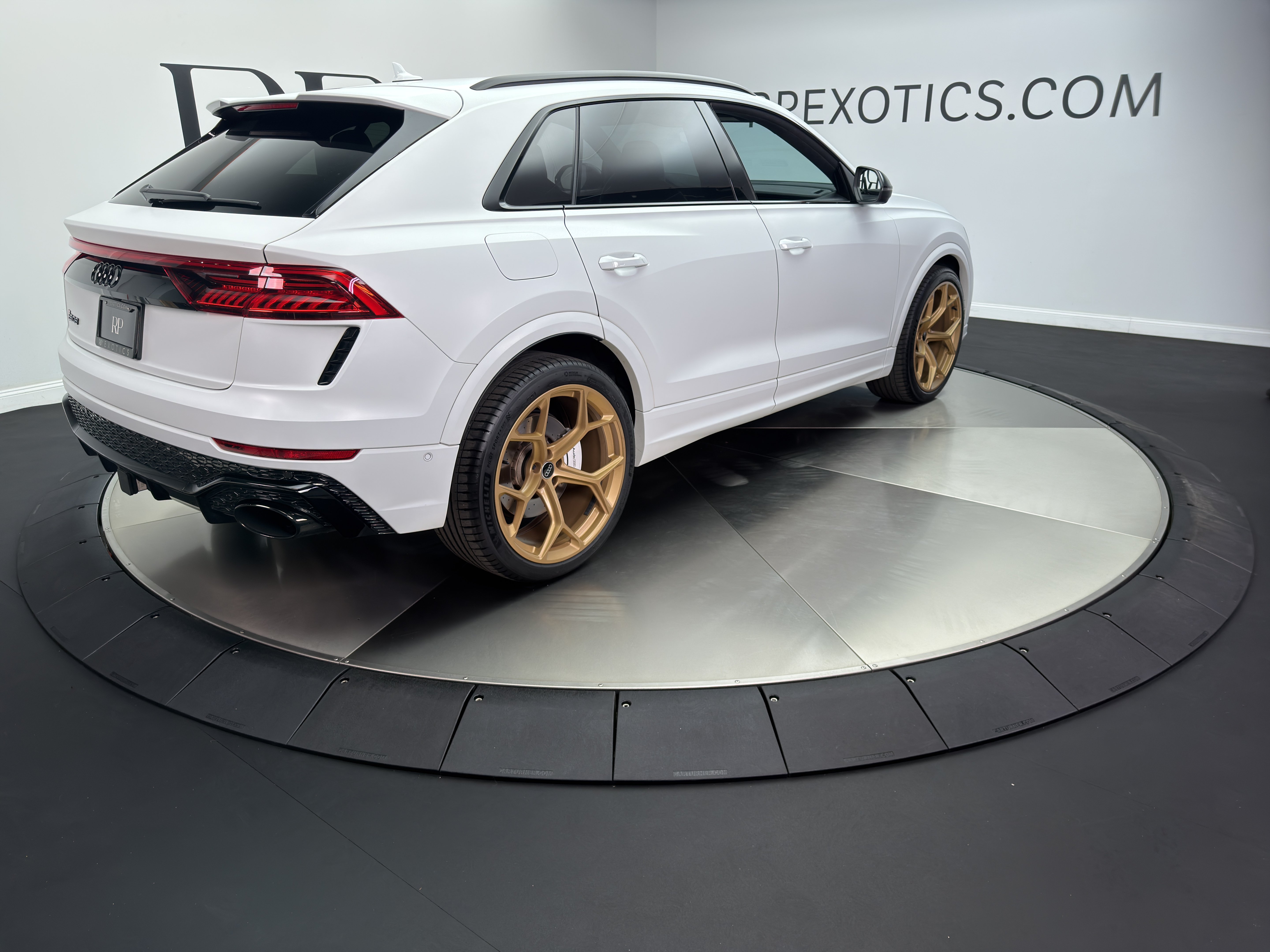 Used 2024 Audi RS Q8 AWD/4WD image 6
