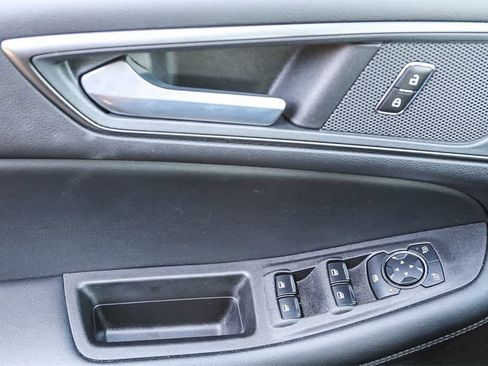 Used 2023 Ford Edge SE w/ Black Appearance Package image 20