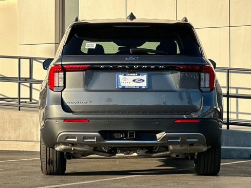 New 2026 Ford Explorer Active w/ Active Comfort Package RWD image 4