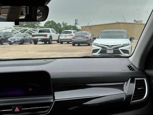 Used 2025 Kia Seltos S FWD image 37