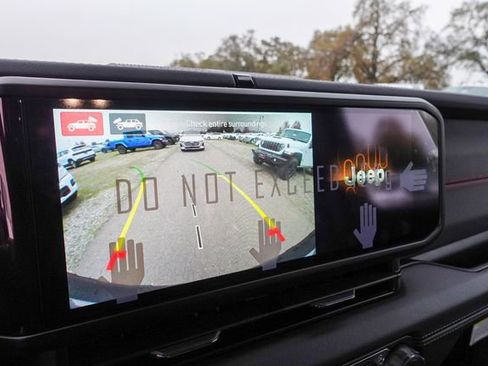 New 2026 Jeep Wrangler Unlimited Rubicon w/ Technology Group image 22