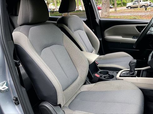 Used 2025 Subaru Forester Premium AWD/4WD image 29