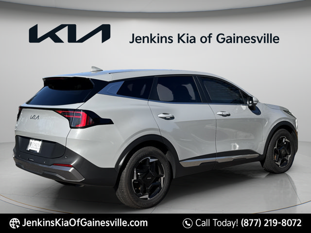 Used 2026 Kia Sportage EX FWD image 11