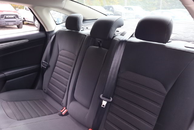 Used 2020 Ford Fusion SE AWD/4WD image 12