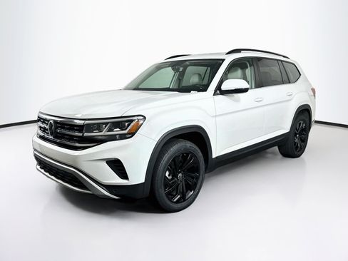 Used 2023 Volkswagen Atlas SE w/ Panoramic Sunroof Package FWD image 3