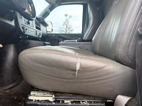 Used 2017 Chevrolet Express 3500 Extended image 14