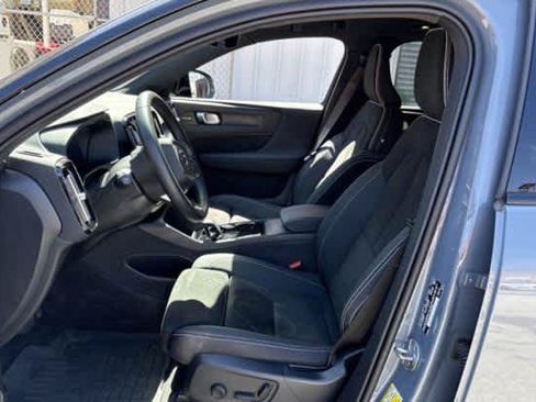 Used 2023 Volvo XC40 Recharge Ultimate w/ Protection Package Premier AWD/4WD image 2