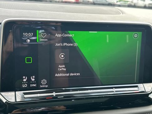 Used 2025 Volkswagen Atlas Peak Edition SE AWD/4WD image 32