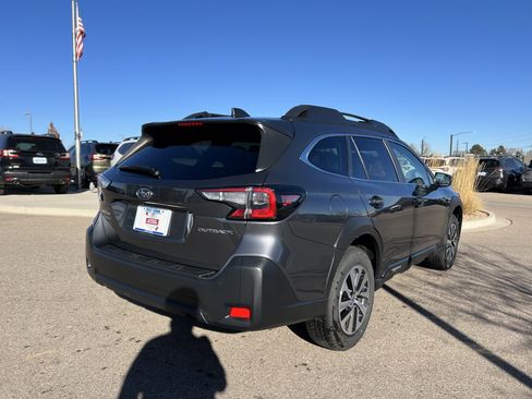 Used 2024 Subaru Outback Premium image 8
