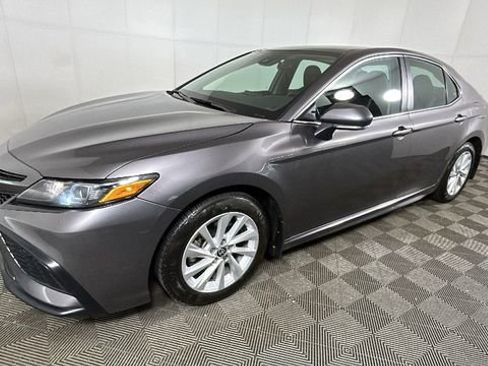 Used 2024 Toyota Camry SE FWD image 7