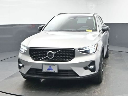 Used 2023 Volvo XC40 B5 Plus w/ Driver Assist Package image 3