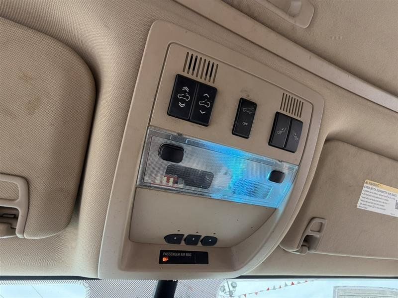 Used 2008 Chevrolet Suburban LTZ w/ LTZ Preferred Equipment Group AWD/4WD image 29