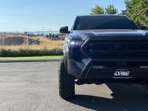 Used 2024 Toyota Tacoma SR5 AWD/4WD image 4
