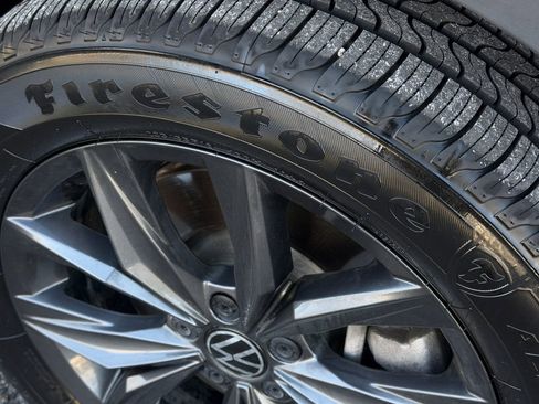 Used 2024 Volkswagen Tiguan SE image 10