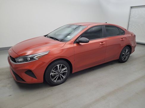 Used 2024 Kia Forte LXS w/ LXS Technology Package FWD image 2