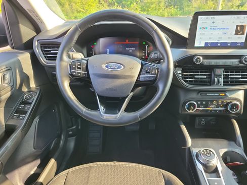 Used 2024 Ford Escape Active AWD/4WD image 10