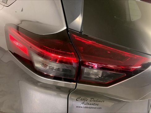 Used 2023 Nissan Rogue SV AWD/4WD image 27