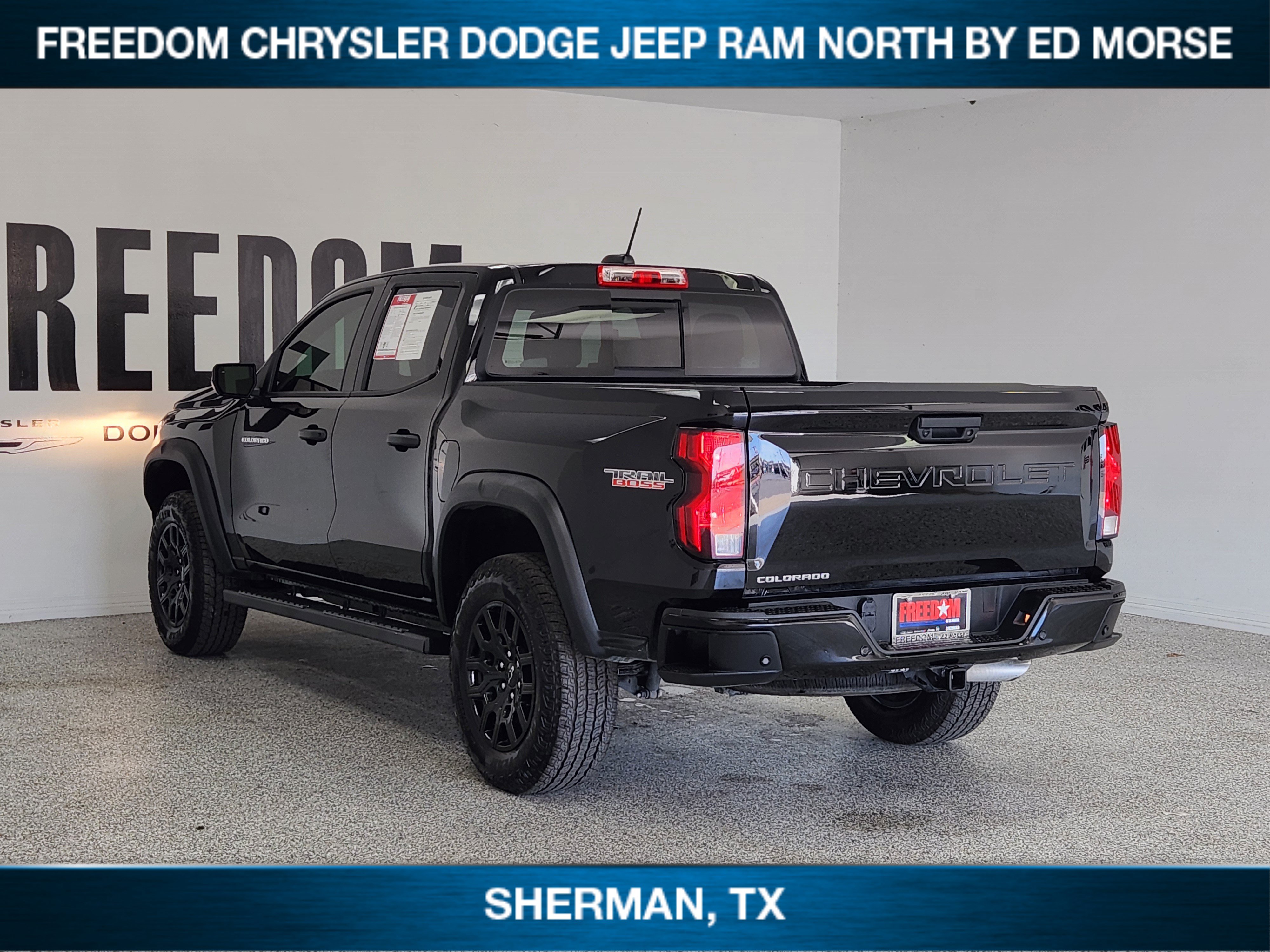 Used 2026 Chevrolet Colorado Trail Boss AWD/4WD image 3