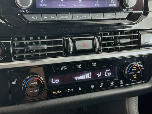 Used 2025 Nissan Pathfinder SV FWD image 23