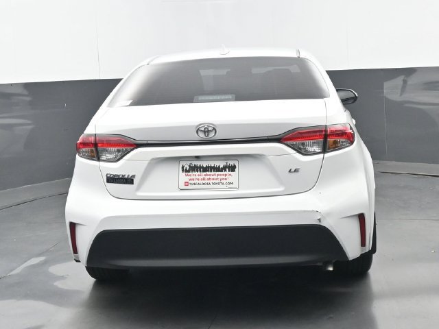 Used 2025 Toyota Corolla LE FWD image 17