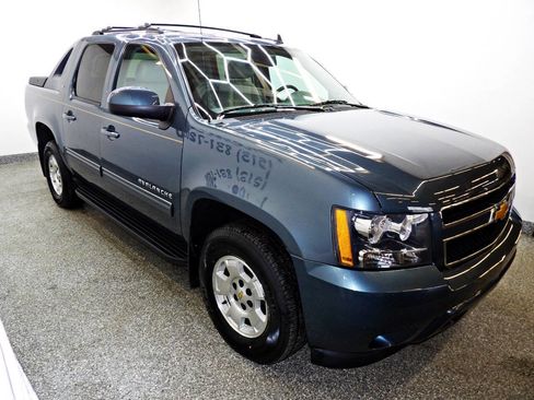 Used 2012 Chevrolet Avalanche LT image 3