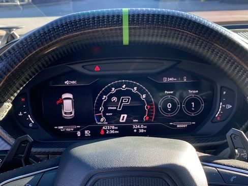 Used 2022 Lamborghini Urus image 11