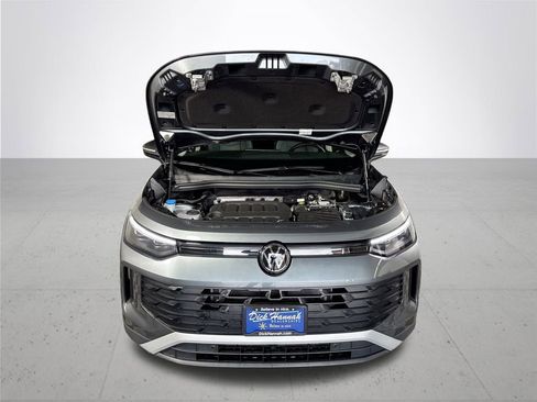 New 2026 Volkswagen Tiguan SE image 22