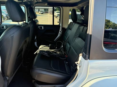 Used 2023 Jeep Wrangler Unlimited Sahara AWD/4WD image 22
