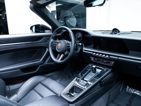 Used 2022 Porsche 911 Carrera GTS RWD image 19